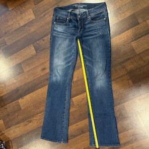American Eagle women's sz 10L kick boot stretch slightly distressed jeans
